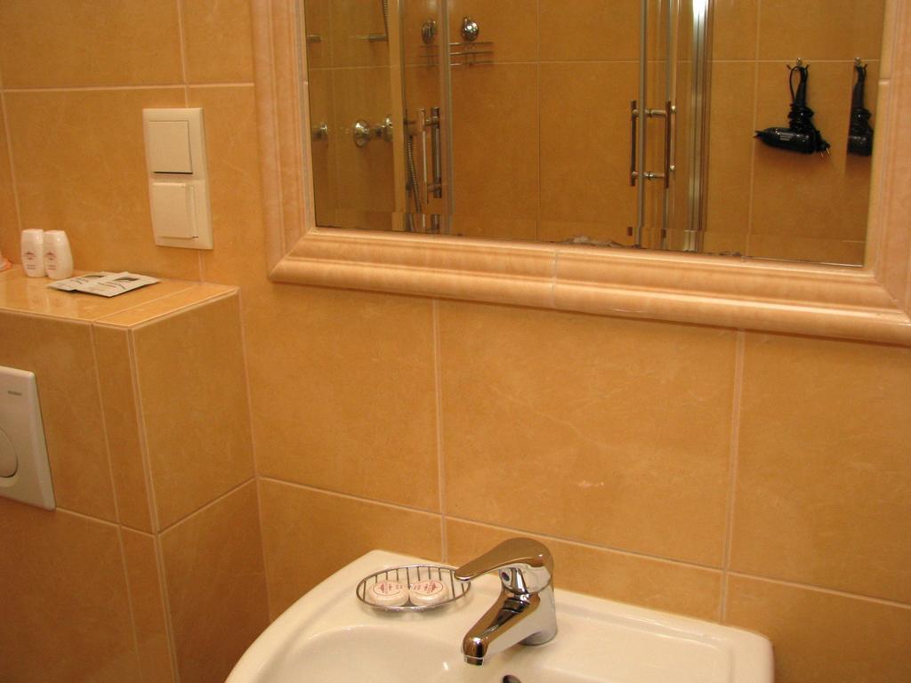 Hotel Плоцк Стая снимка