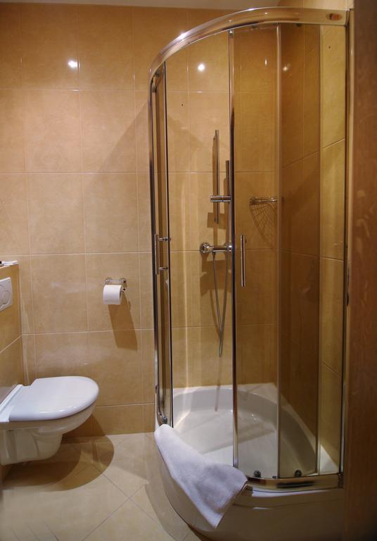Hotel Плоцк Екстериор снимка
