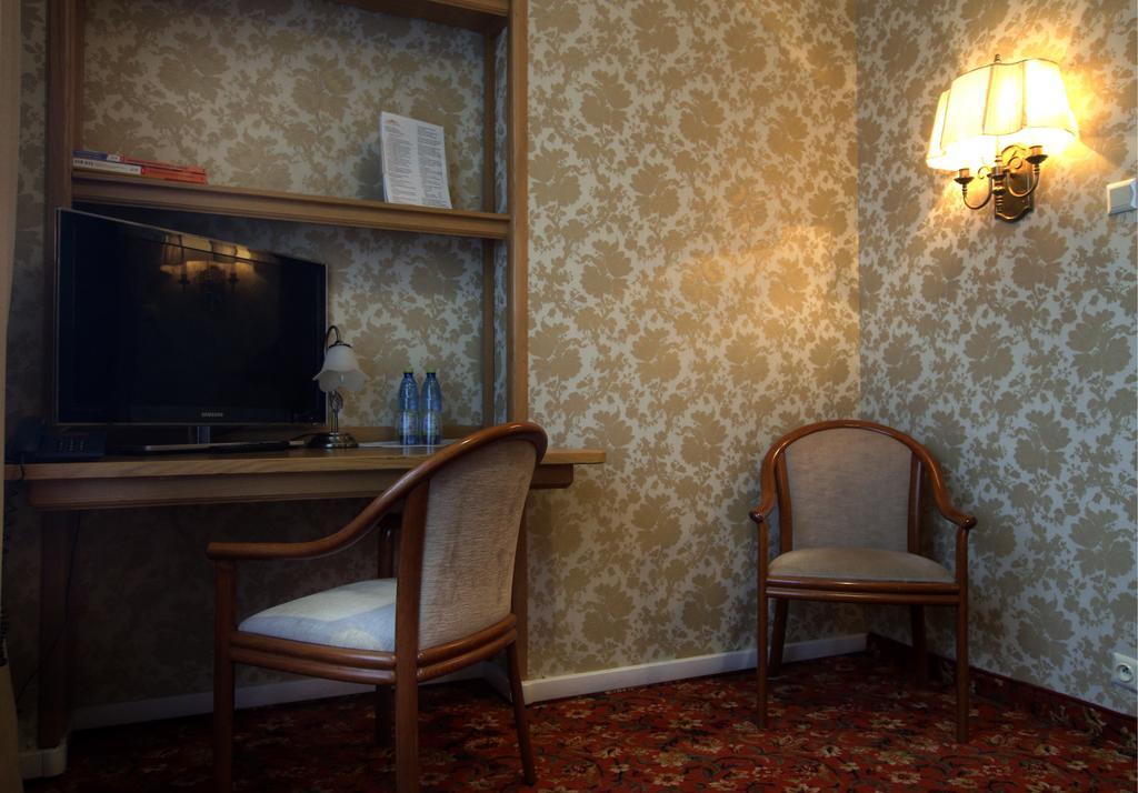 Hotel Плоцк Екстериор снимка