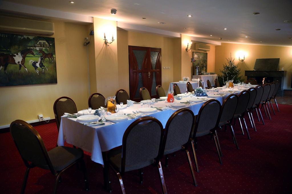 Hotel Плоцк Екстериор снимка