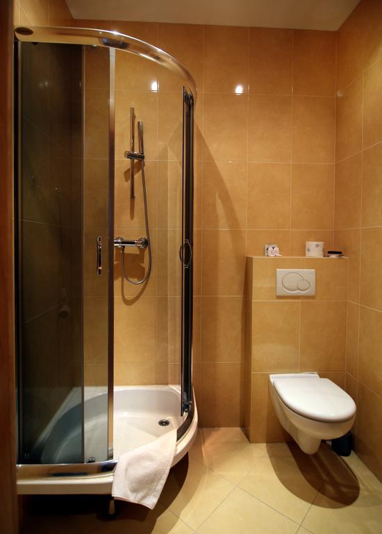 Hotel Плоцк Екстериор снимка