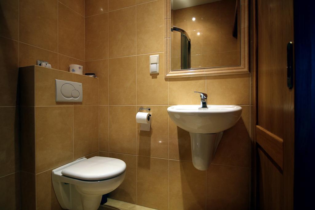 Hotel Плоцк Екстериор снимка
