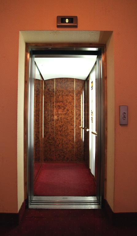 Hotel Плоцк Екстериор снимка