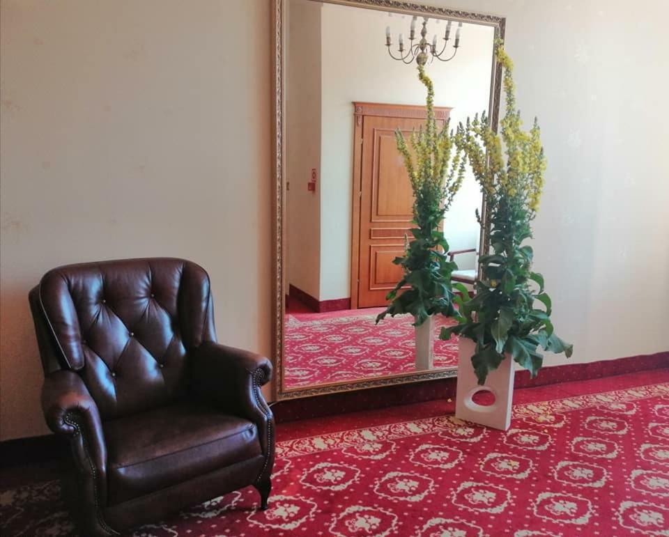 Hotel Плоцк Екстериор снимка